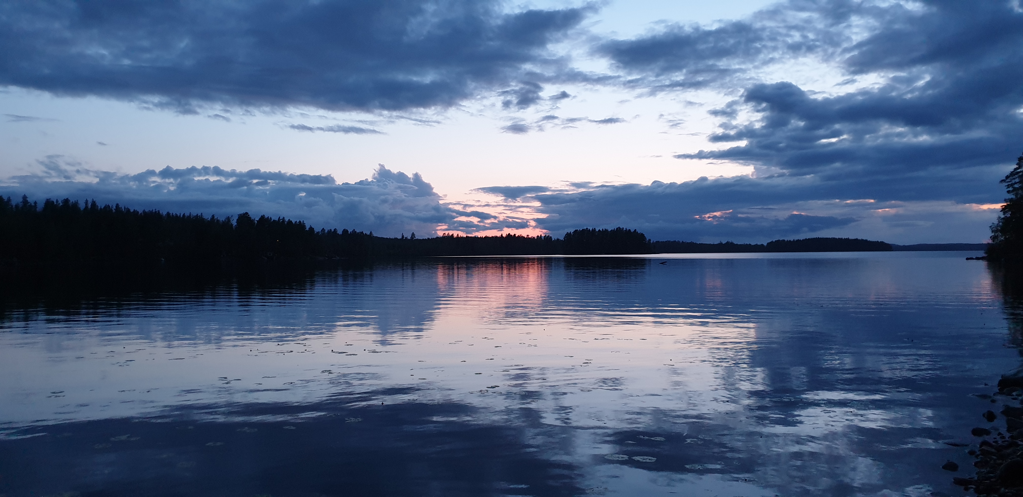 Kuvassa auringonlasku