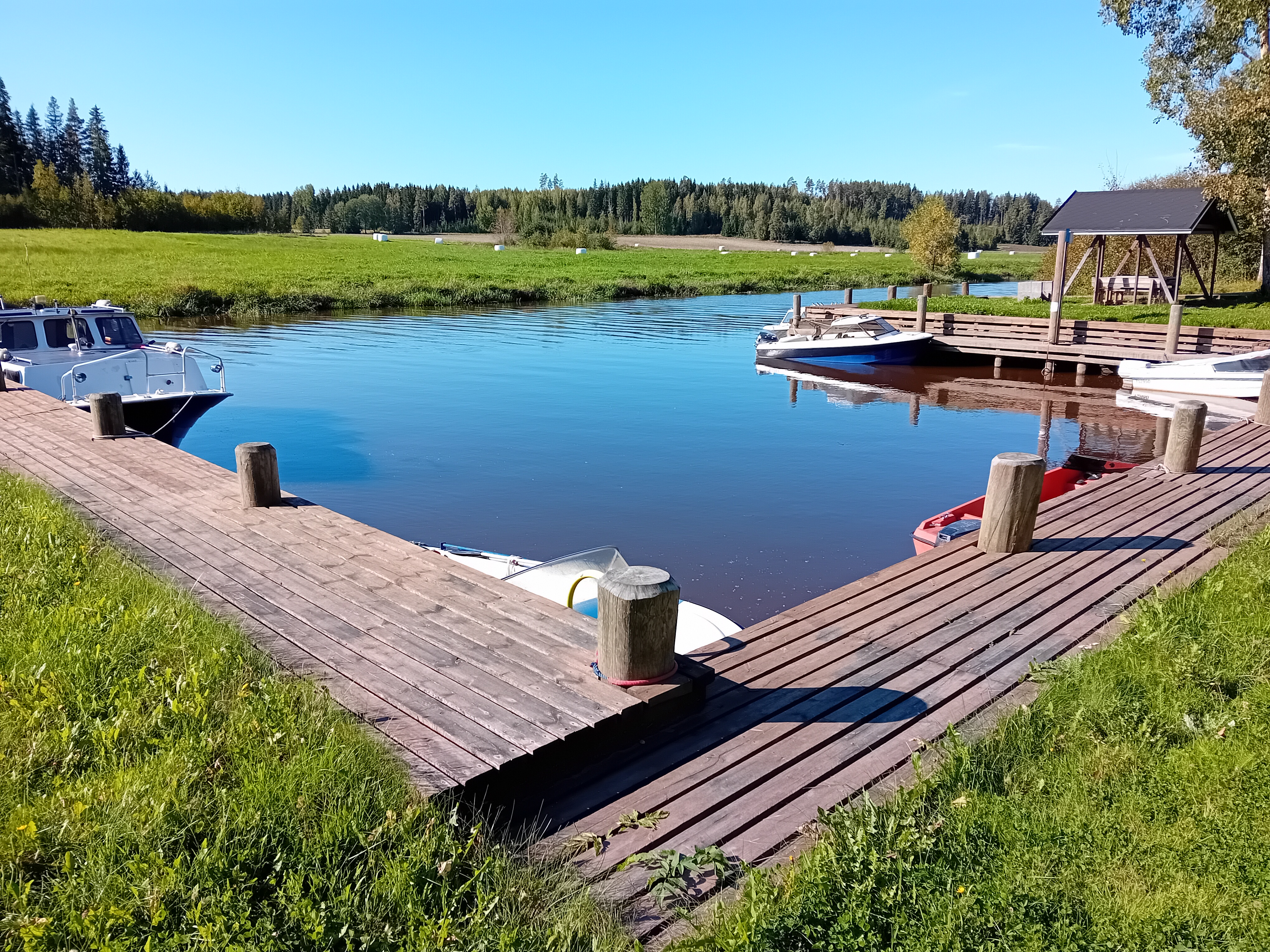 Kuvassa Ypäjän venesatama kuvattuna kesällä 2023